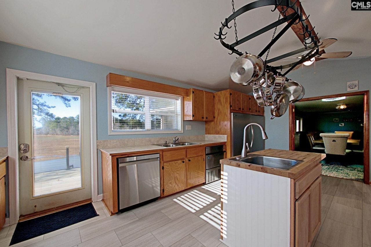 2081 Great North Rd  Photo 10