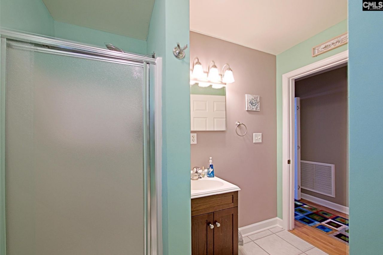 2081 Great North Rd  Photo 20