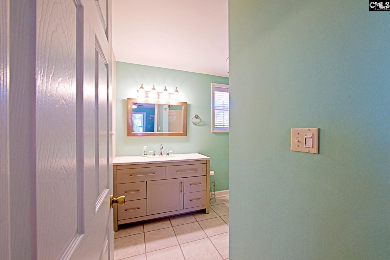 2081 Great North Rd  Photo 30