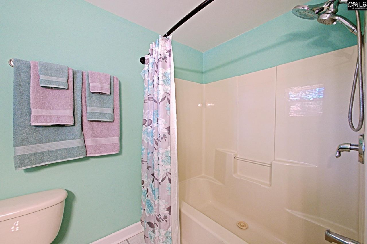 2081 Great North Rd  Photo 32