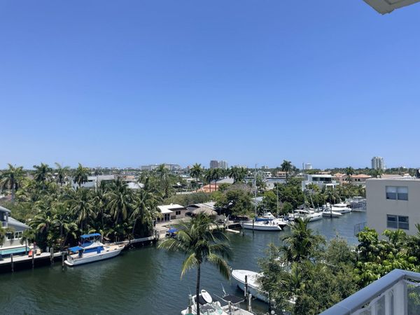 1731 SE 15th Street, Unit 206, Fort Lauderdale, FL 33316