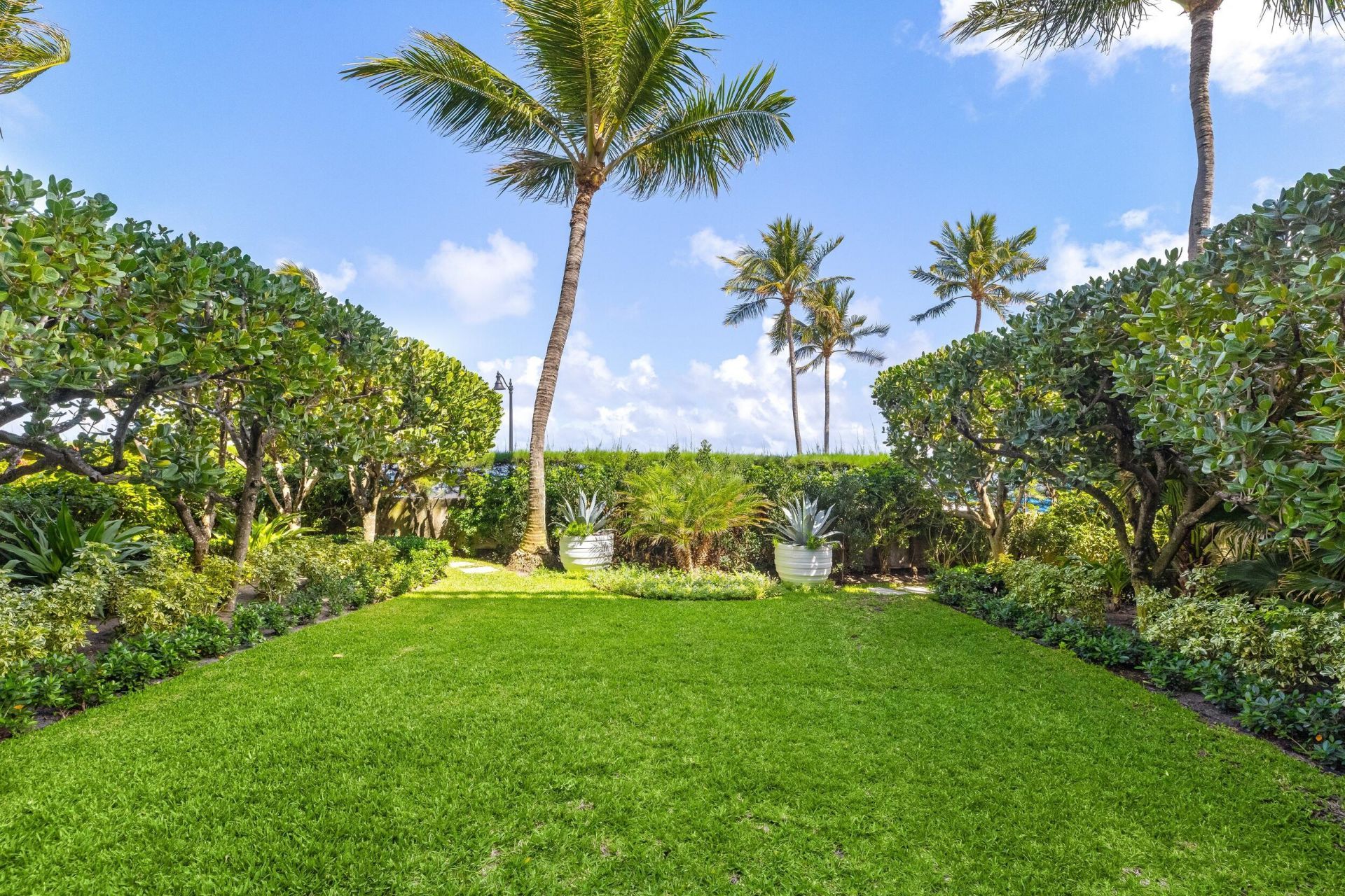 300 S Ocean Boulevard, Unit 1b, Palm Beach, FL 33480 Photo