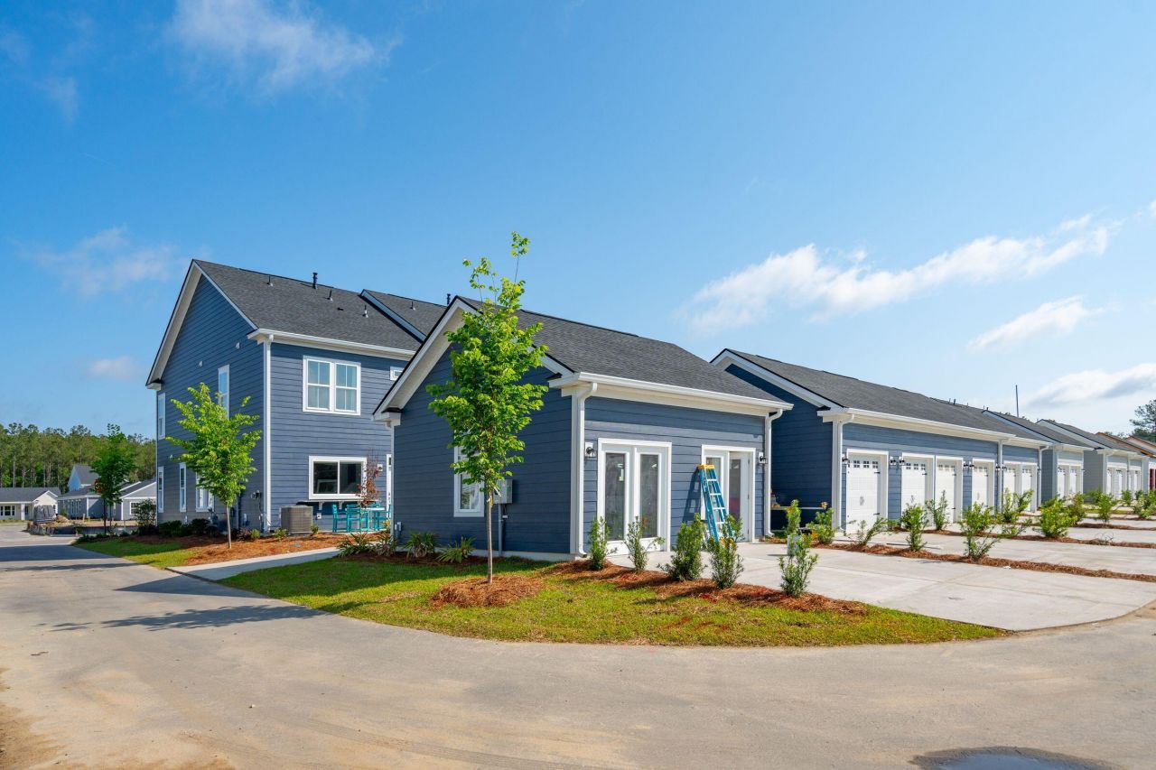 420 Swaying Pine Lane Photo 4