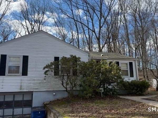 1 Long Hill , New Haven, CT 06515