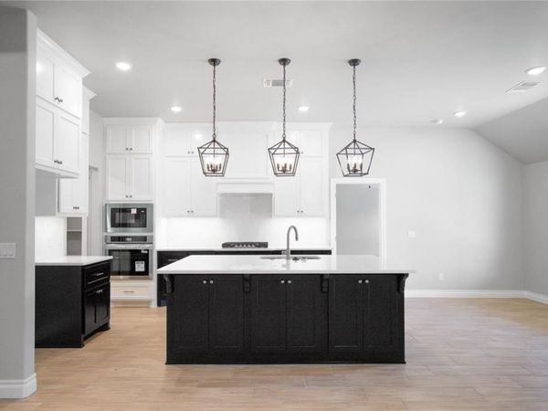 9324 NW 116th Street, Yukon, OK 73099