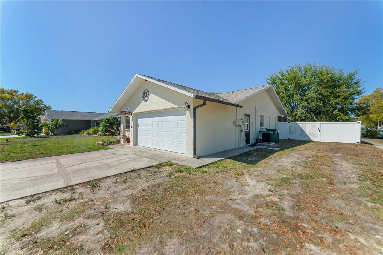8715 Huntsman Lane, Port Richey, FL 34668 Photo