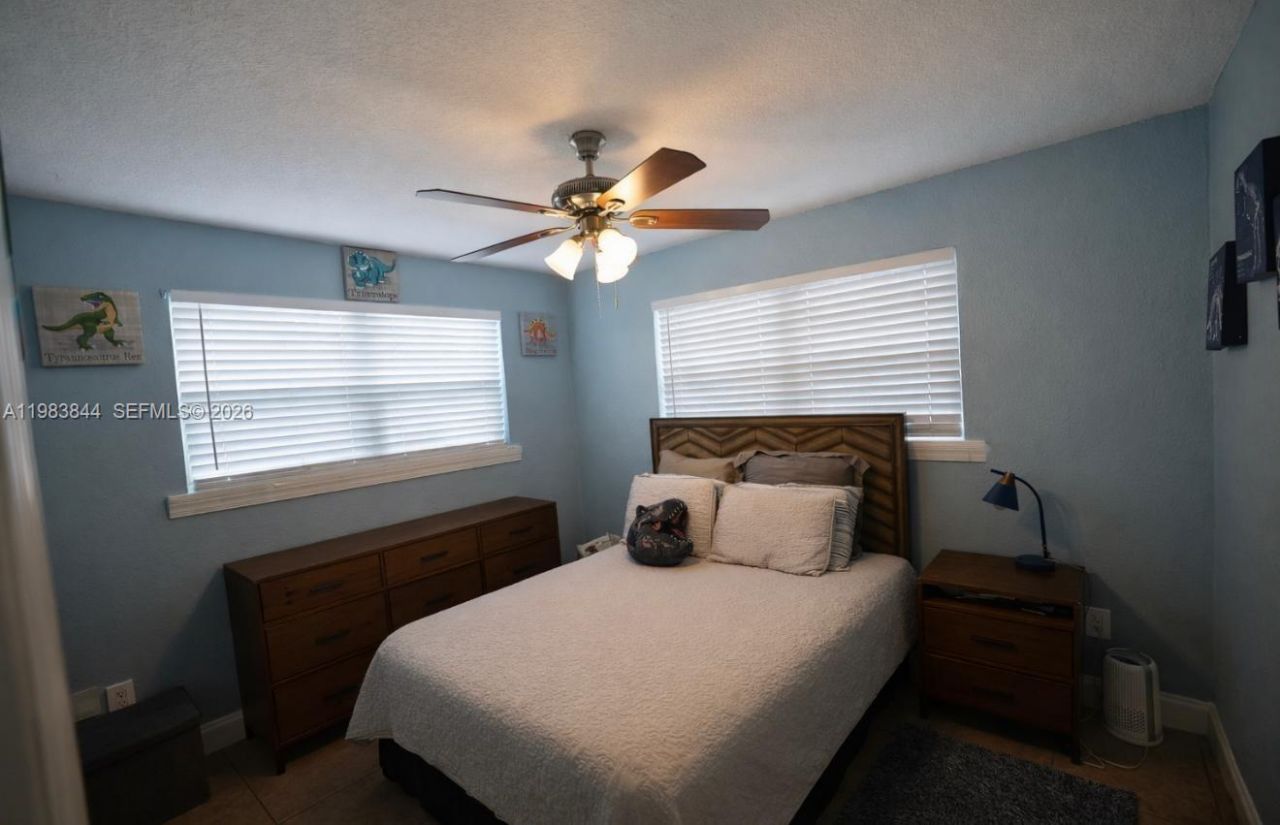 19835 NE 11th Ct , Miami, FL 33179 Photo