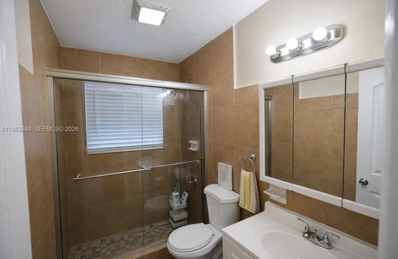 19835 NE 11th Ct , Miami, FL 33179 Photo