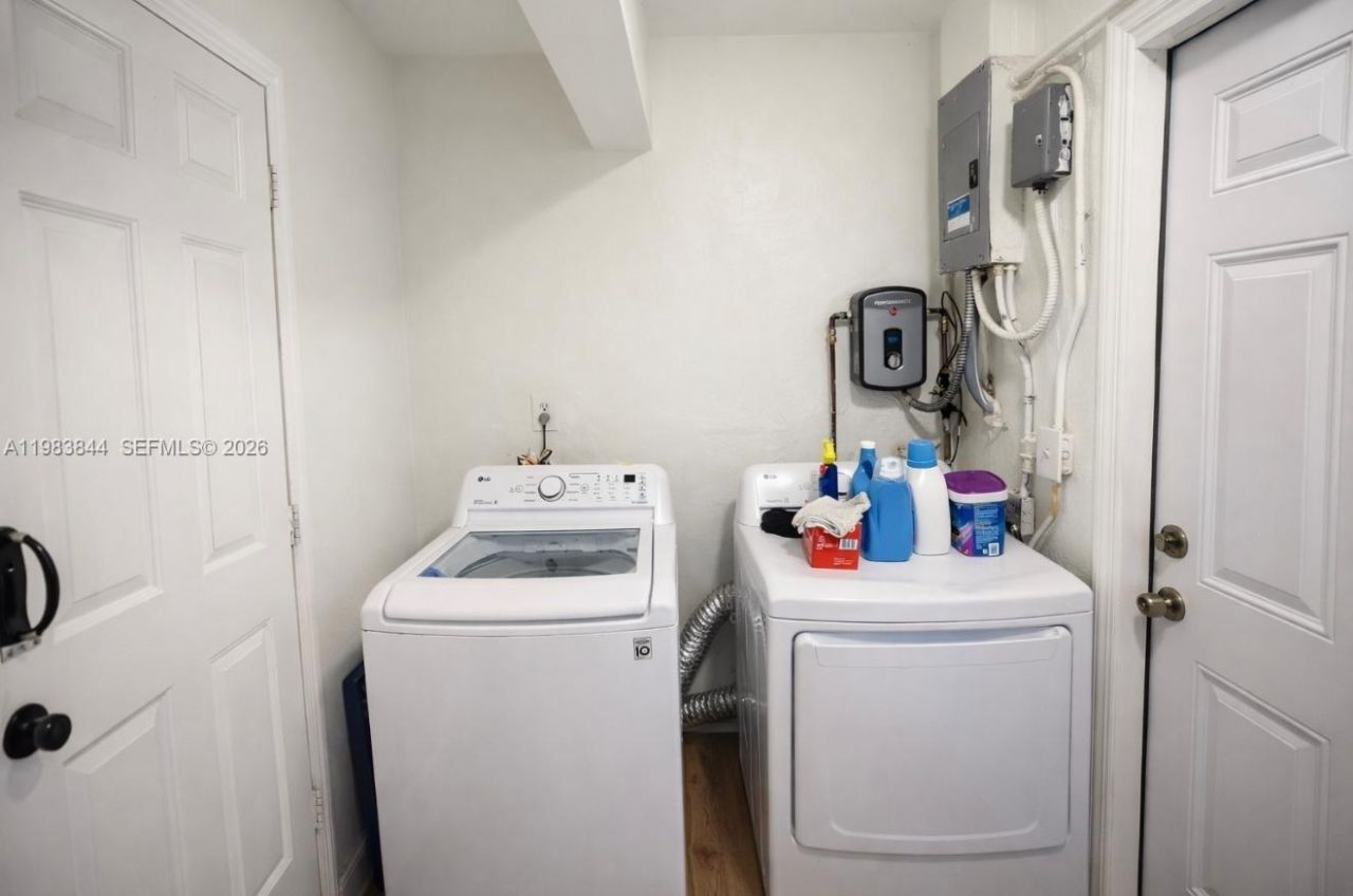 19835 NE 11th Ct , Miami, FL 33179 Photo