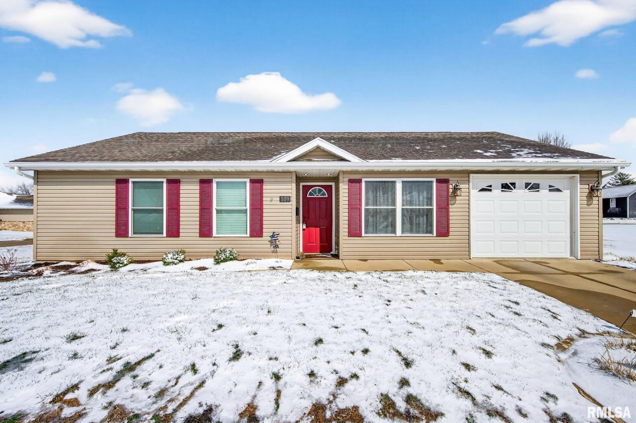 109 2nd Street, Lacon, IL 61565 Main Photo