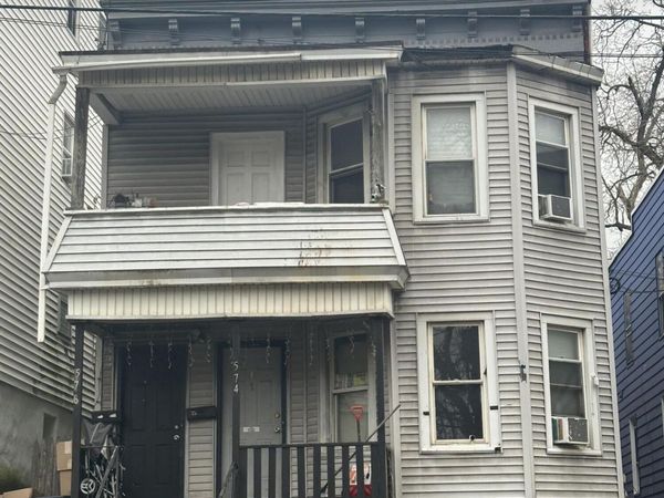 574 Crane Street, Schenectady, NY 12303