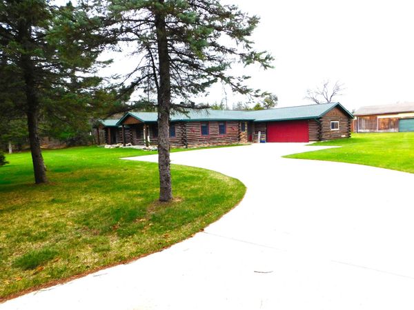 900 Richardson Road, Grayling, MI 49738