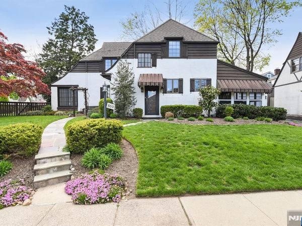 869 Ridgewood Road _, MILLBURN, NJ 07041