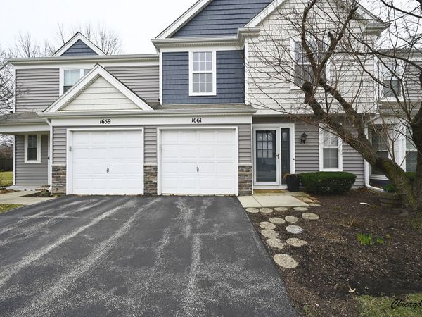 1661 College Green Drive , Elgin, IL 60123