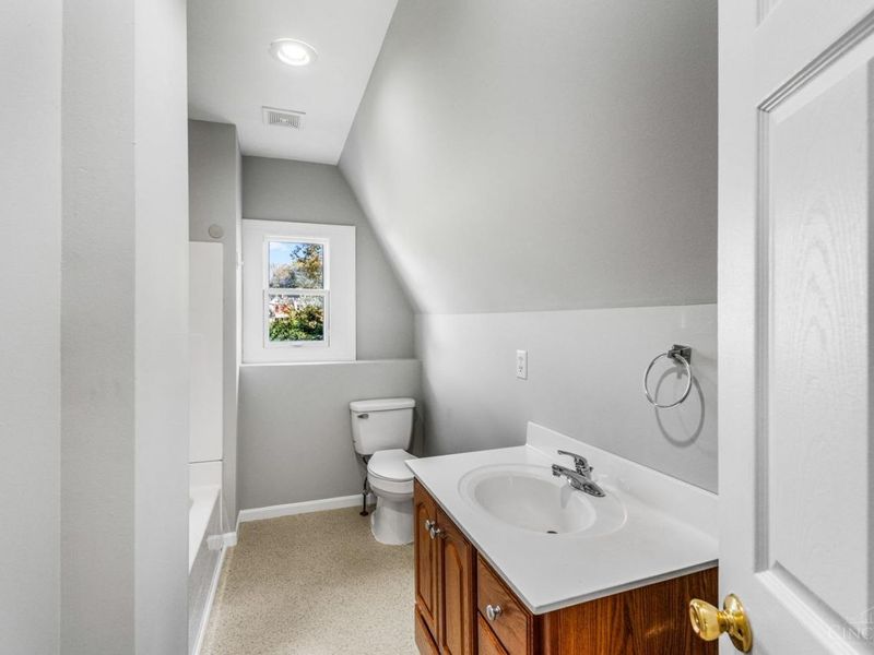 3556 Woodburn Avenue, Cincinnati, OH 45207 Photo 16