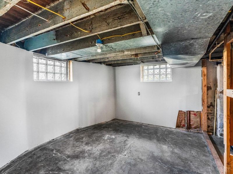 3556 Woodburn Avenue, Cincinnati, OH 45207 Photo 25