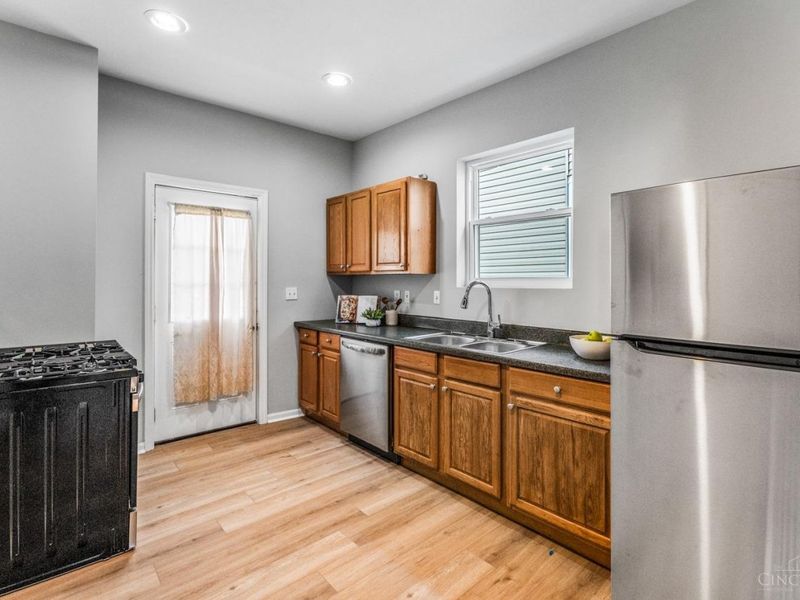 3556 Woodburn Avenue, Cincinnati, OH 45207 Photo 8