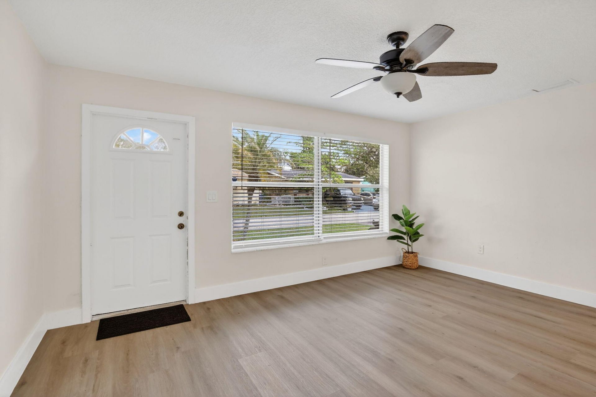 6828 NW 30th Street, Sunrise, FL 33313 Photo