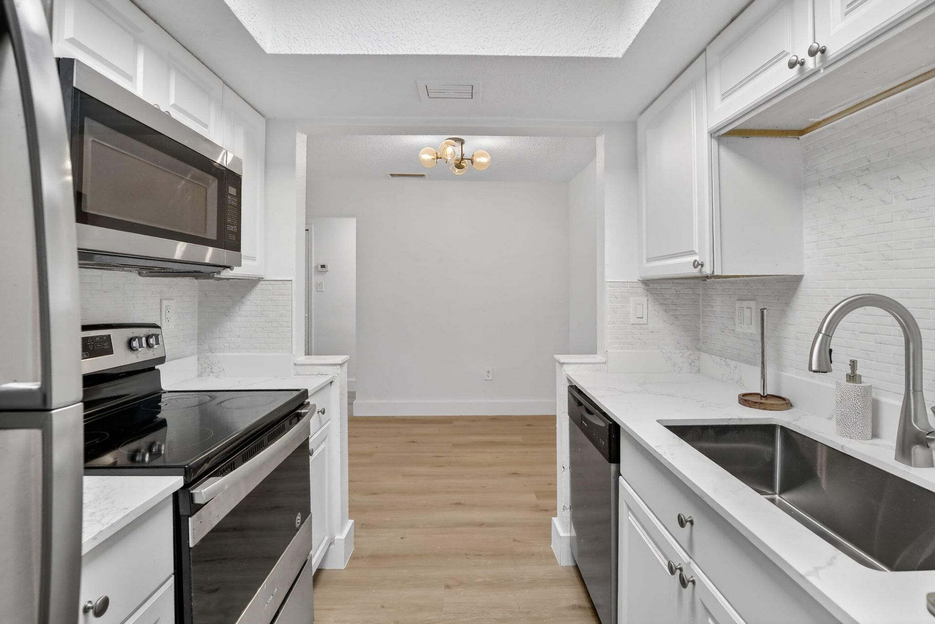 6828 NW 30th Street, Sunrise, FL 33313 Photo