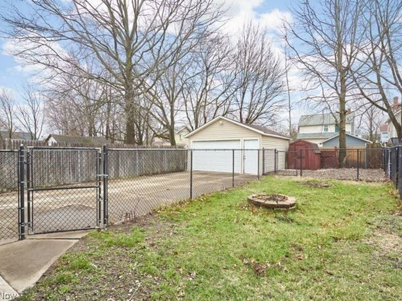 1153 Lily Street, Akron, OH 44301 Photo 4