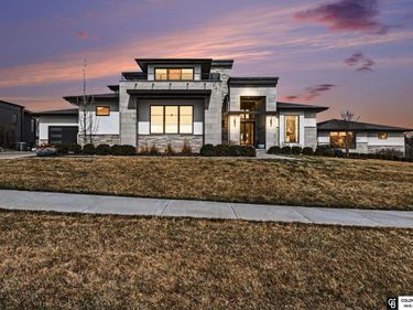 21810 Dorcas Street , Elkhorn, NE 68022