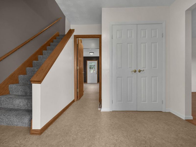 1871 Blue Jay Road , Heath, OH 43056 Photo 3