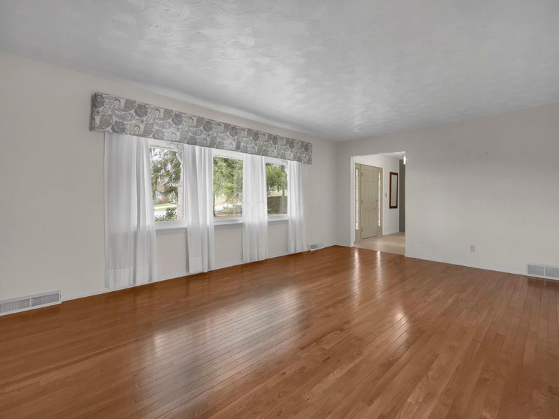 1871 Blue Jay Road, Heath, OH 43056 Photo 4