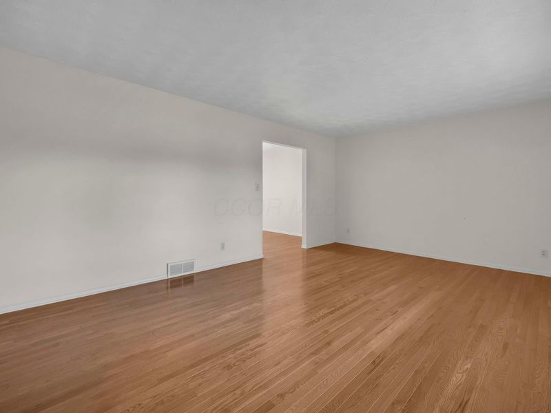 1871 Blue Jay Road , Heath, OH 43056 Photo 6