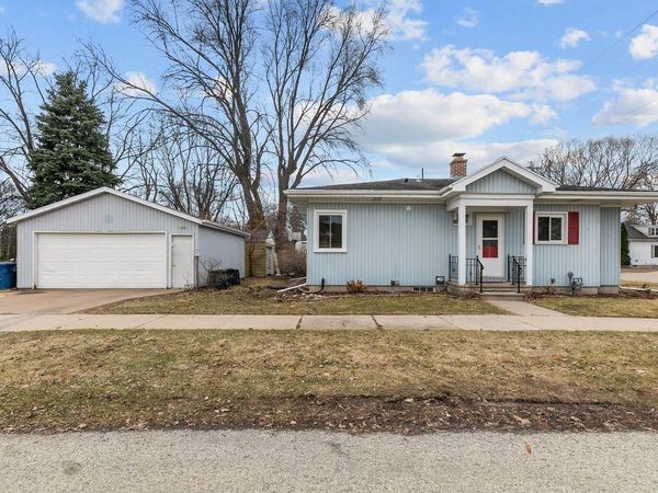 1044 GRAND STREET, Oshkosh, WI 54901