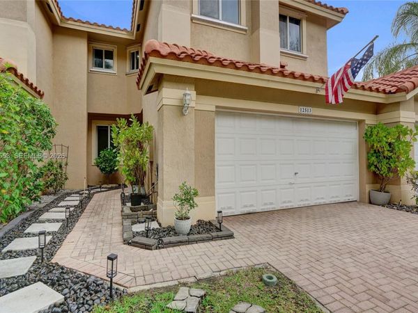 12513 NW 56th Dr, Coral Springs, FL 33076