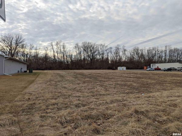 911 S BOSCH Road, Bellevue, IL 61607