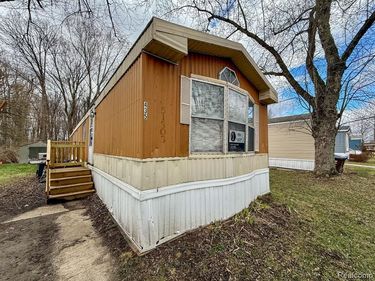 435 Rustic Lane S, Sumpter Twp, MI 48111