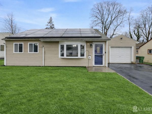 27 Glenville Road, Edison, NJ 08817