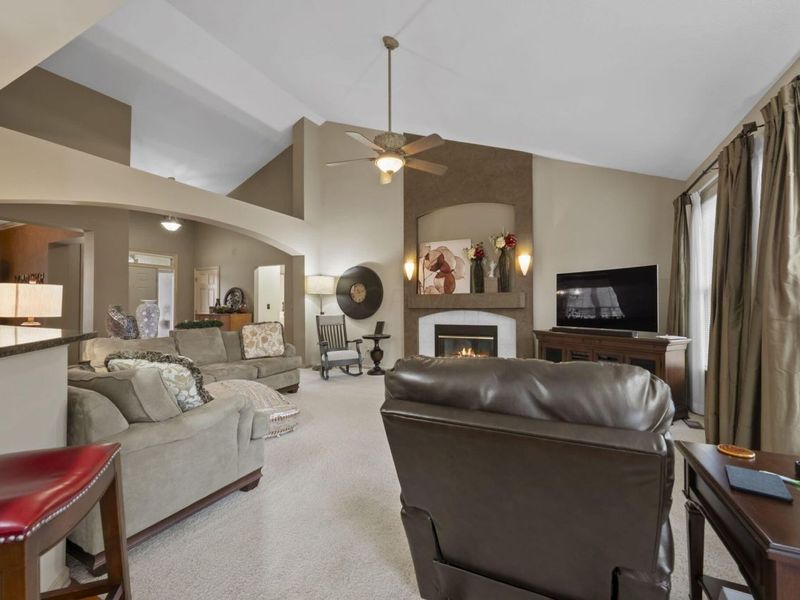 833 Aldengate Drive , Galloway, OH 43119 Photo 9