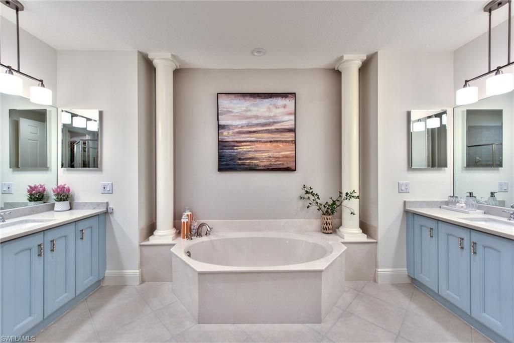 9242 Tesoro Ln, Unit 1-102, Naples, FL 34114 Photo