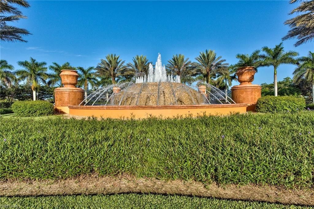 9242 Tesoro Ln, Unit 1-102, Naples, FL 34114 Photo