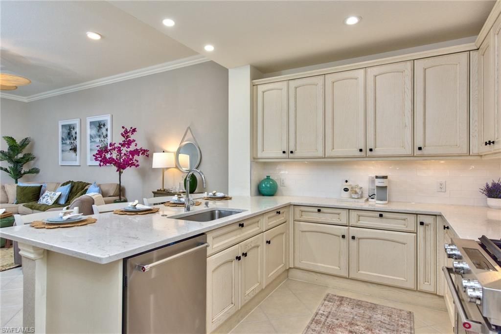 9242 Tesoro Ln, Unit 1-102, Naples, FL 34114 Photo