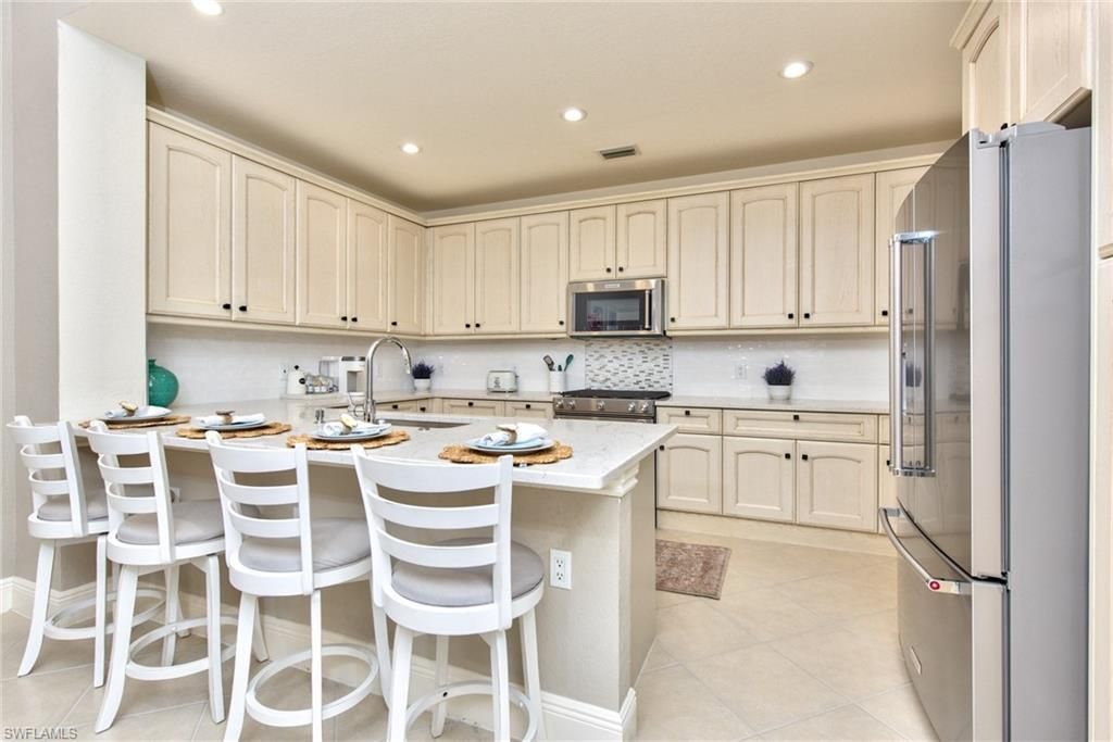 9242 Tesoro Ln, Unit 1-102, Naples, FL 34114 Photo