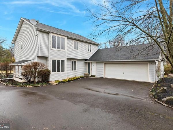 1734 HALLMAN DRIVE , BLUE BELL, PA 19422