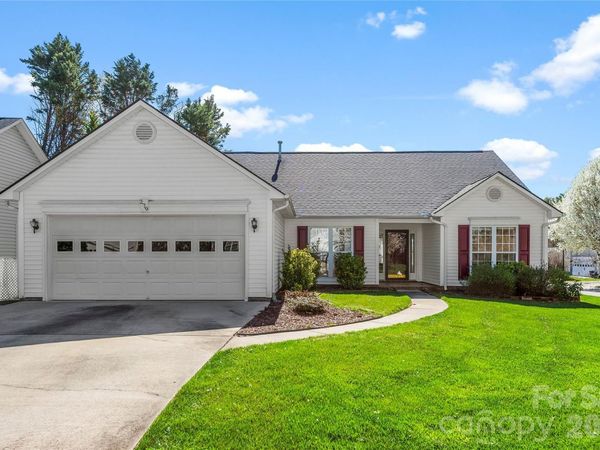 279 Stonehollow Road, Fletcher, NC 28732