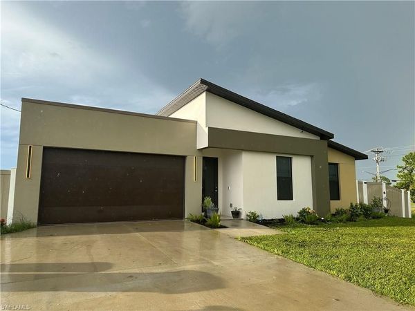 1613 N Gator CIR , CAPE CORAL, FL 33909