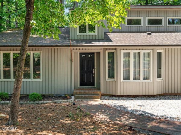 618 Chelsea Drive , Sanford, NC 27332