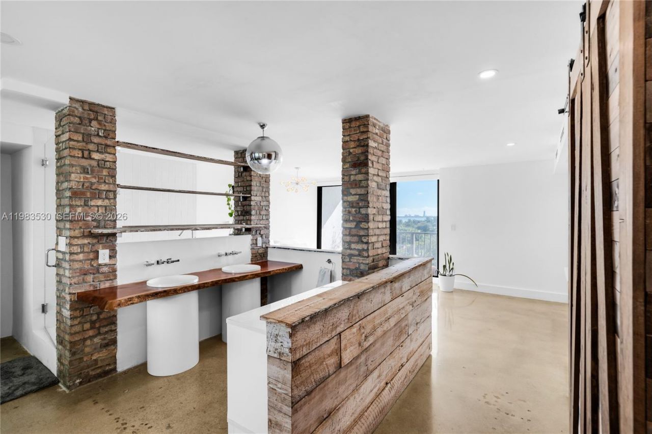 5701 Biscayne Blvd , Unit PH-9, Miami, FL 33137 Photo