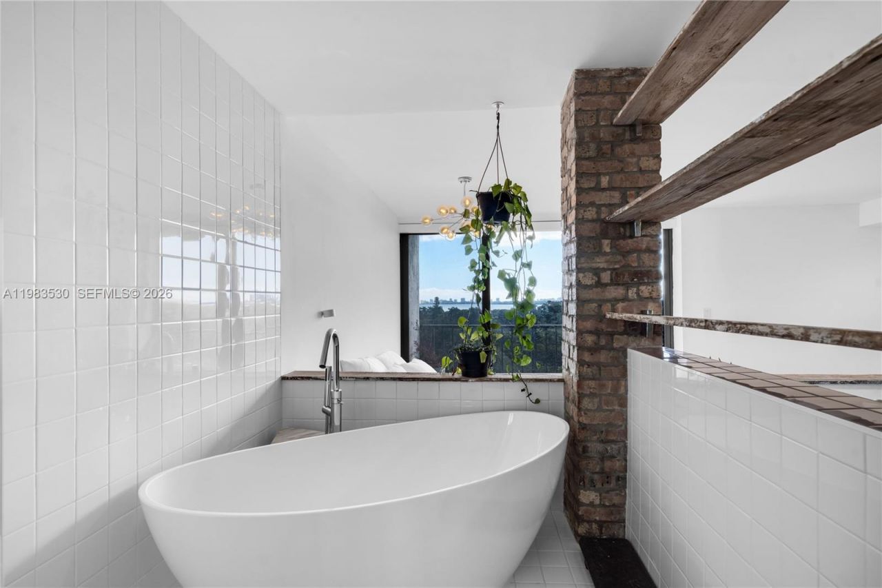 5701 Biscayne Blvd , Unit PH-9, Miami, FL 33137 Photo