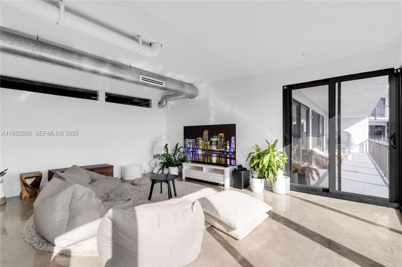 5701 Biscayne Blvd , Unit PH-9, Miami, FL 33137 Photo