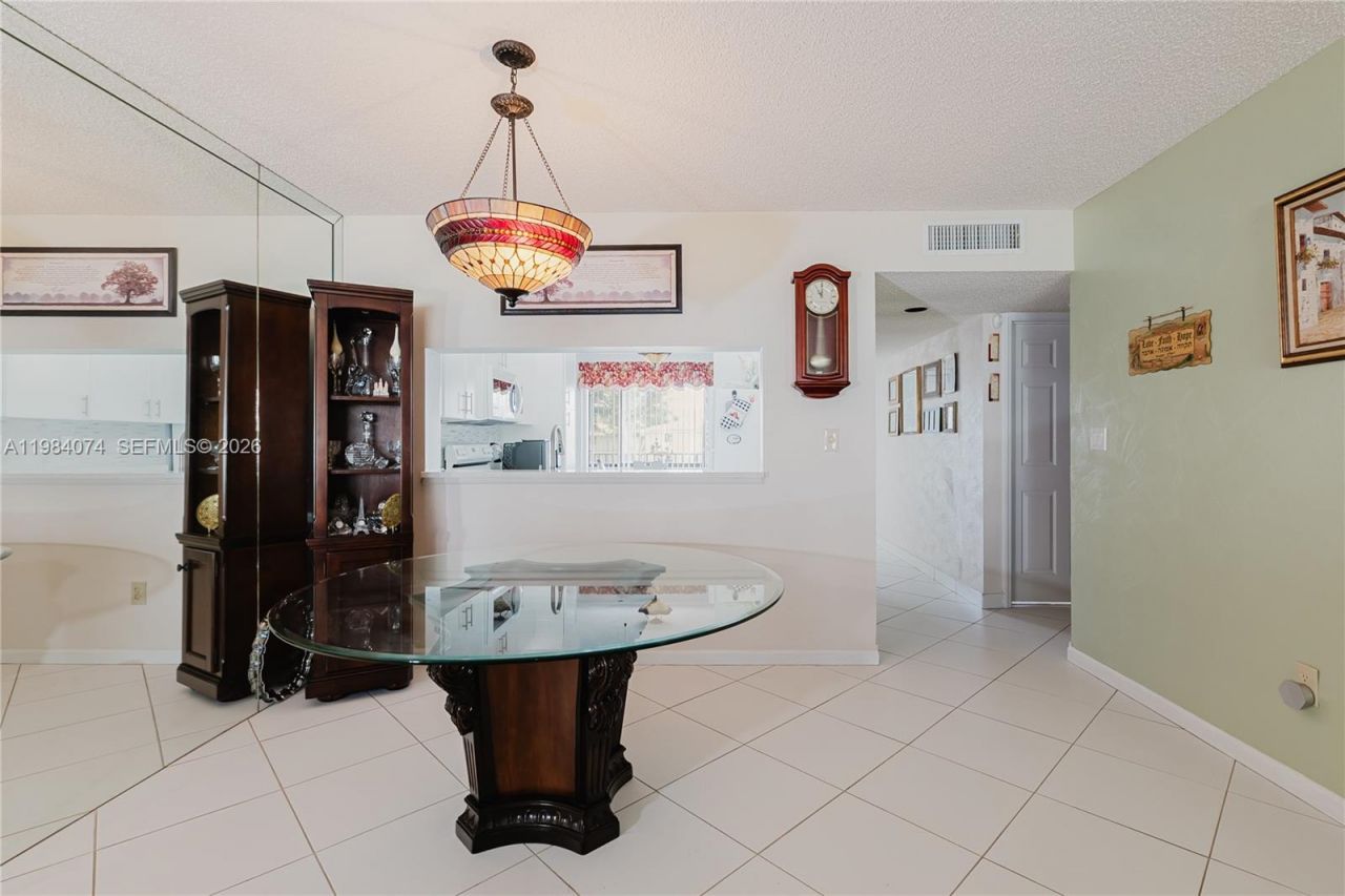 10834 W Clairmont Cir , Unit 204, Tamarac, FL 33321 Photo