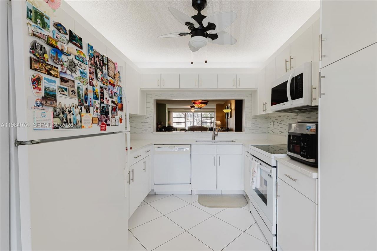 10834 W Clairmont Cir , Unit 204, Tamarac, FL 33321 Photo