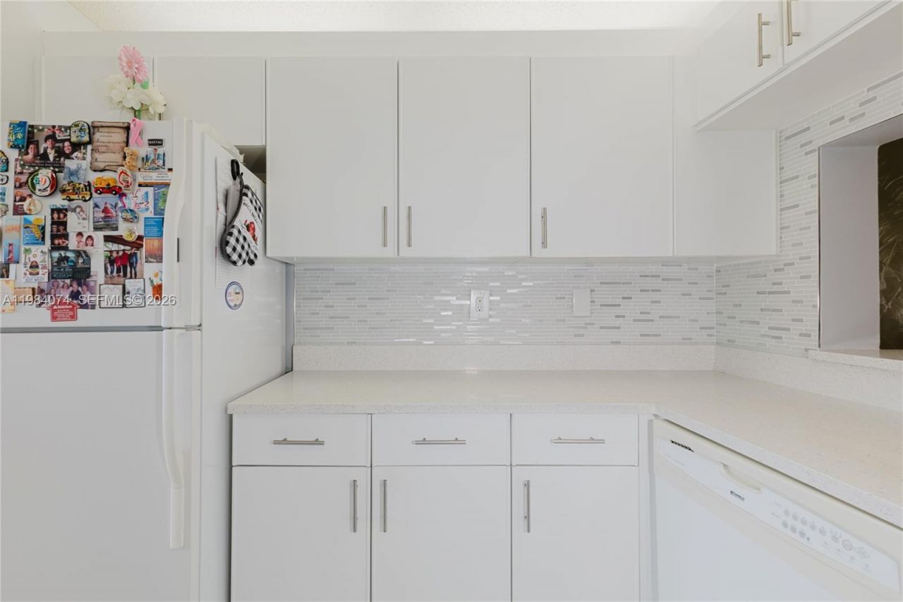 10834 W Clairmont Cir , Unit 204, Tamarac, FL 33321 Photo