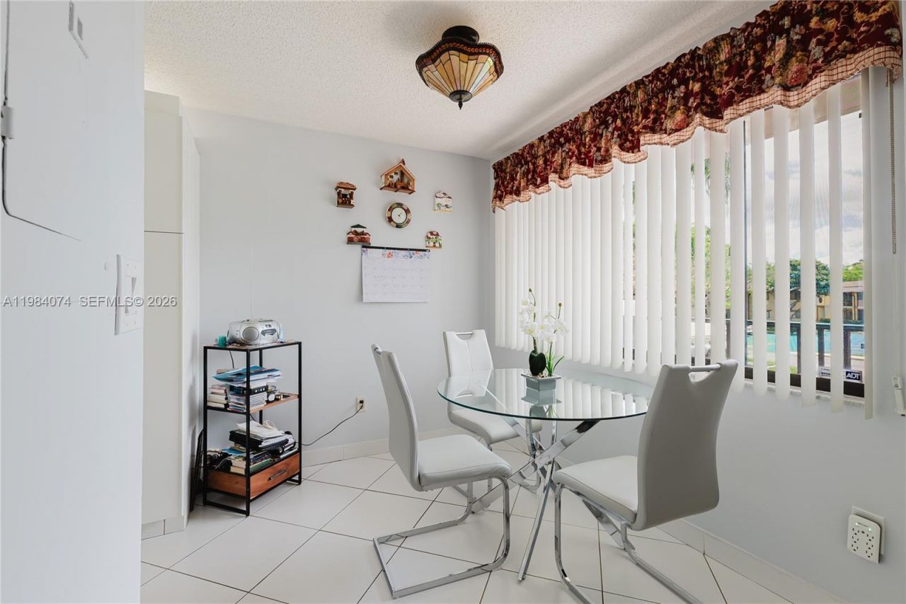 10834 W Clairmont Cir , Unit 204, Tamarac, FL 33321 Photo