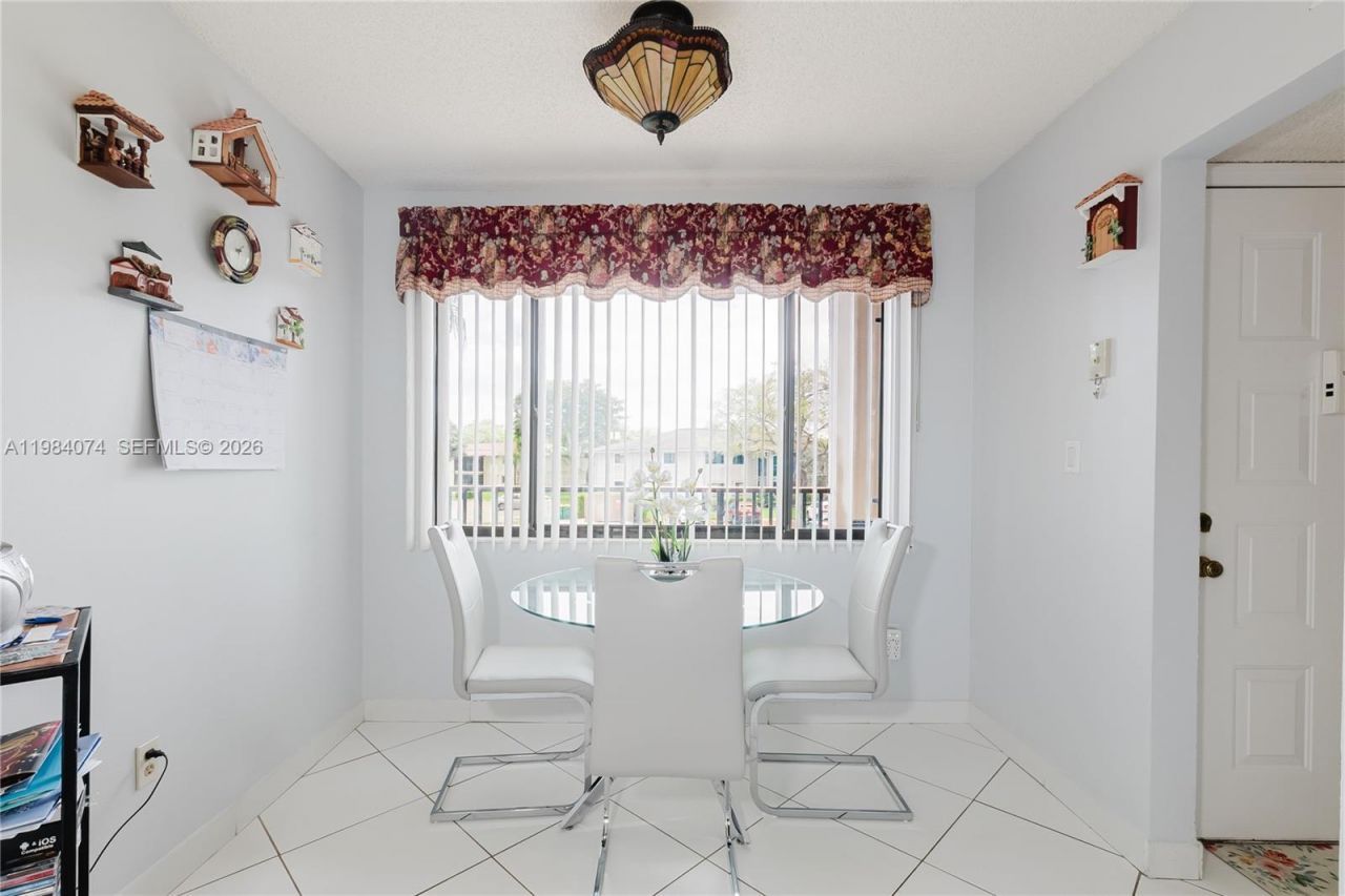 10834 W Clairmont Cir , Unit 204, Tamarac, FL 33321 Photo